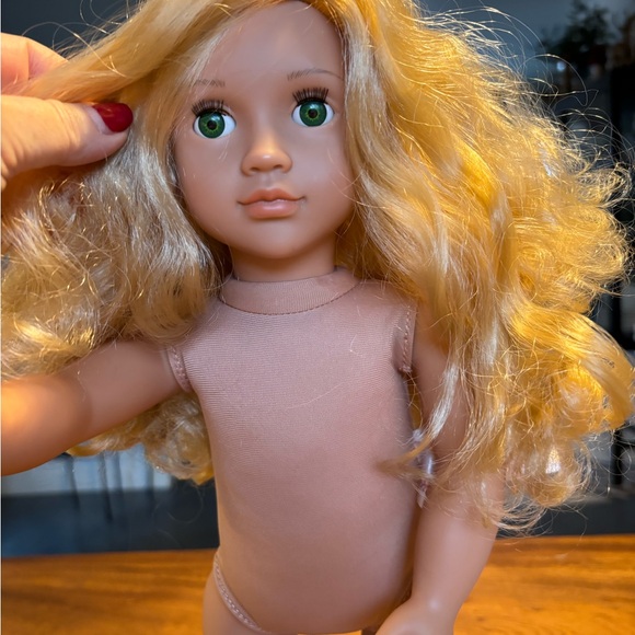 Our Generation 18” Doll w/Blonde Hair & Green Eyes - Picture 10 of 12